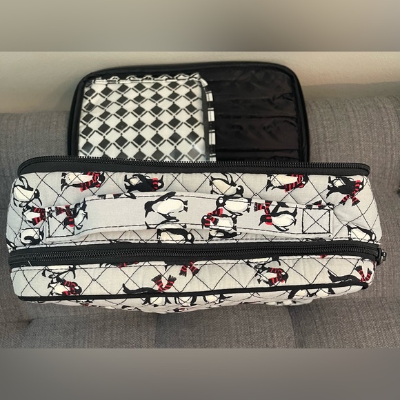 • Vera Bradley • Iconic Large Blush & Brush Case in Playful Penguins Gray • EUC - Picture 13 of 16